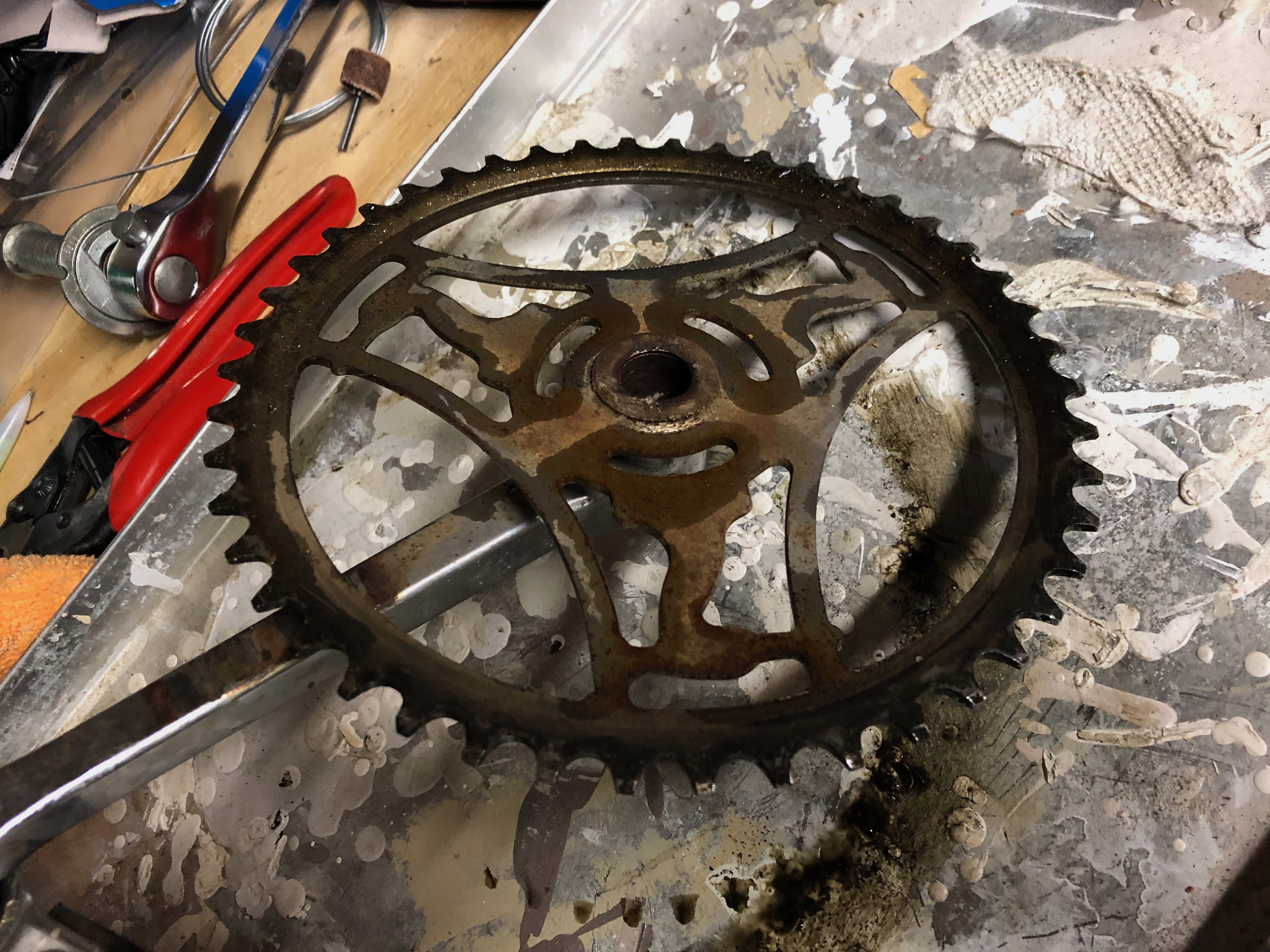 The 'heron' chainring was in pretty rough shape.